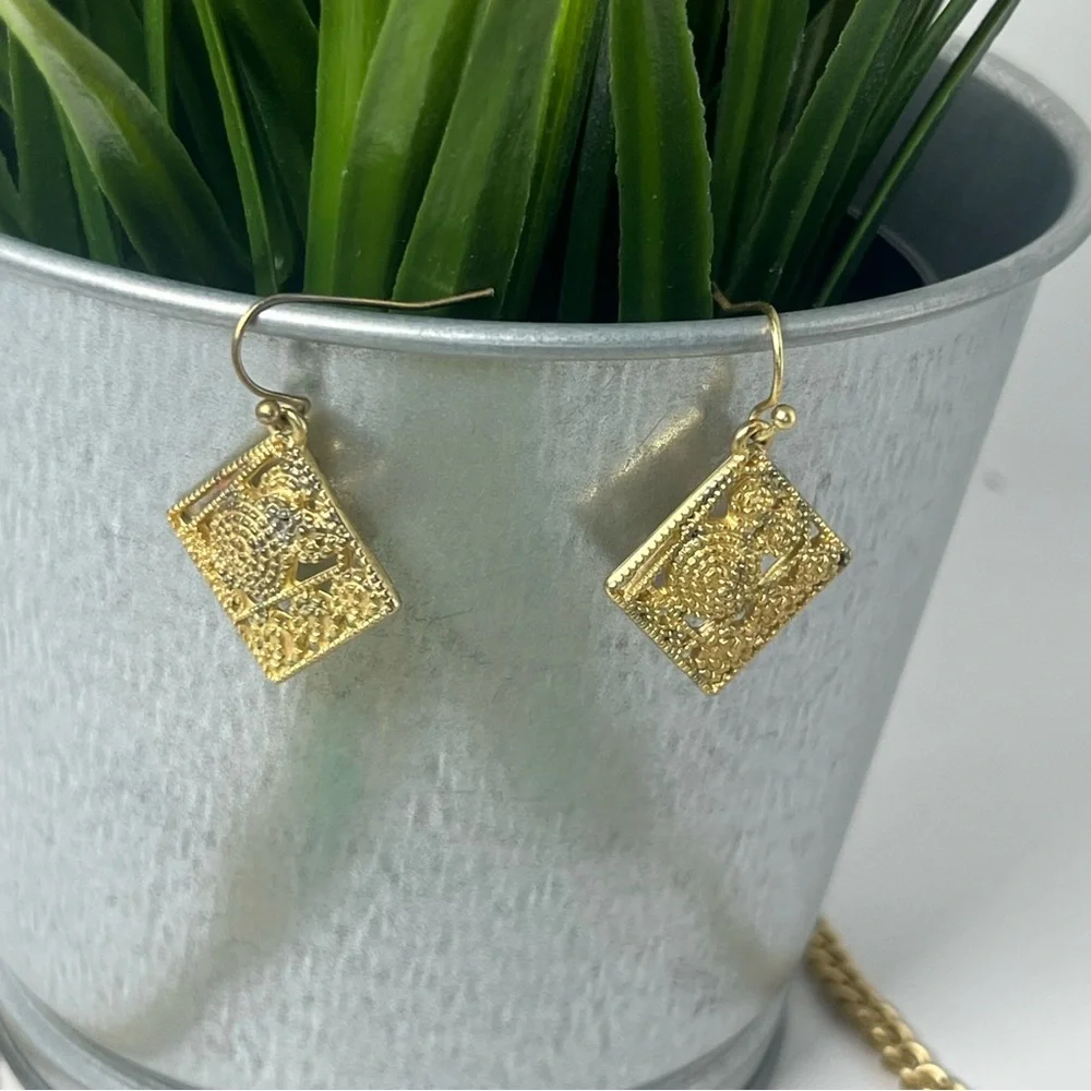 Elegant Gold and Mint Green Necklace‎ and Earring Set Y2K